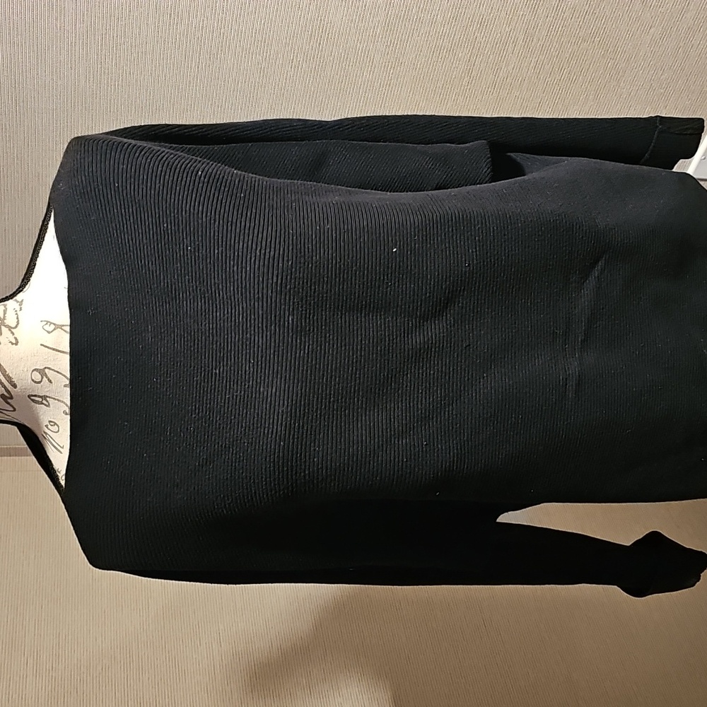 Woman's Lauren Ralph Lauren black top.... excellent condition